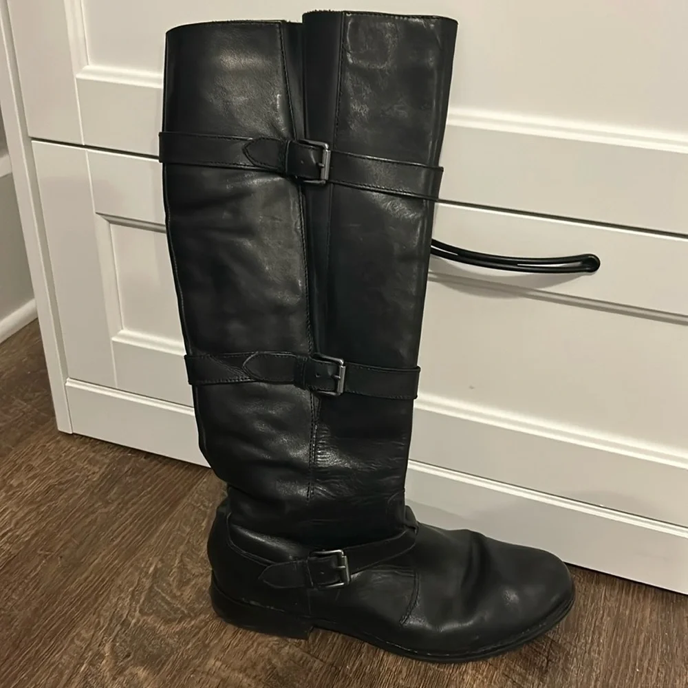 Black knee high boots - Picture 2 of 4